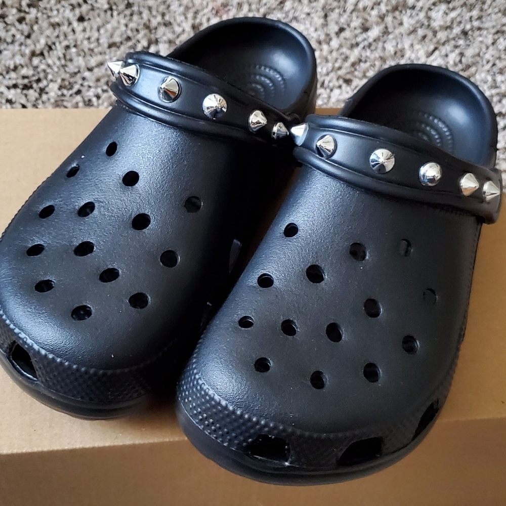 Steve Madden Crocs 6W